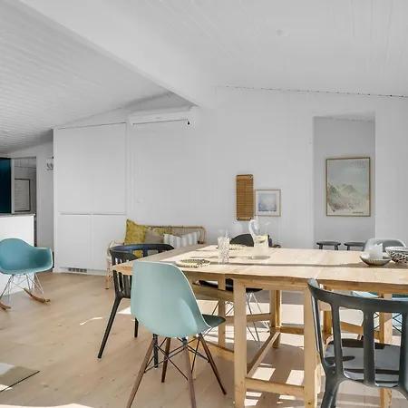 Lovely With Panoramic View Of The Fjord, Holiday home *