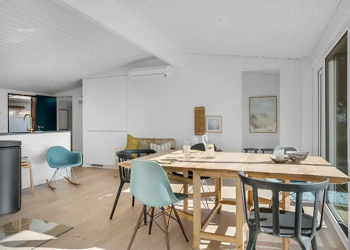 Lovely With Panoramic View Of The Fjord Ferienhaus *